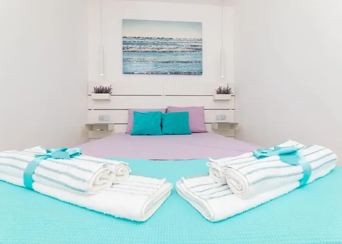 Apartments Aisa* Countryside Holiday Just 500M From The Beach!