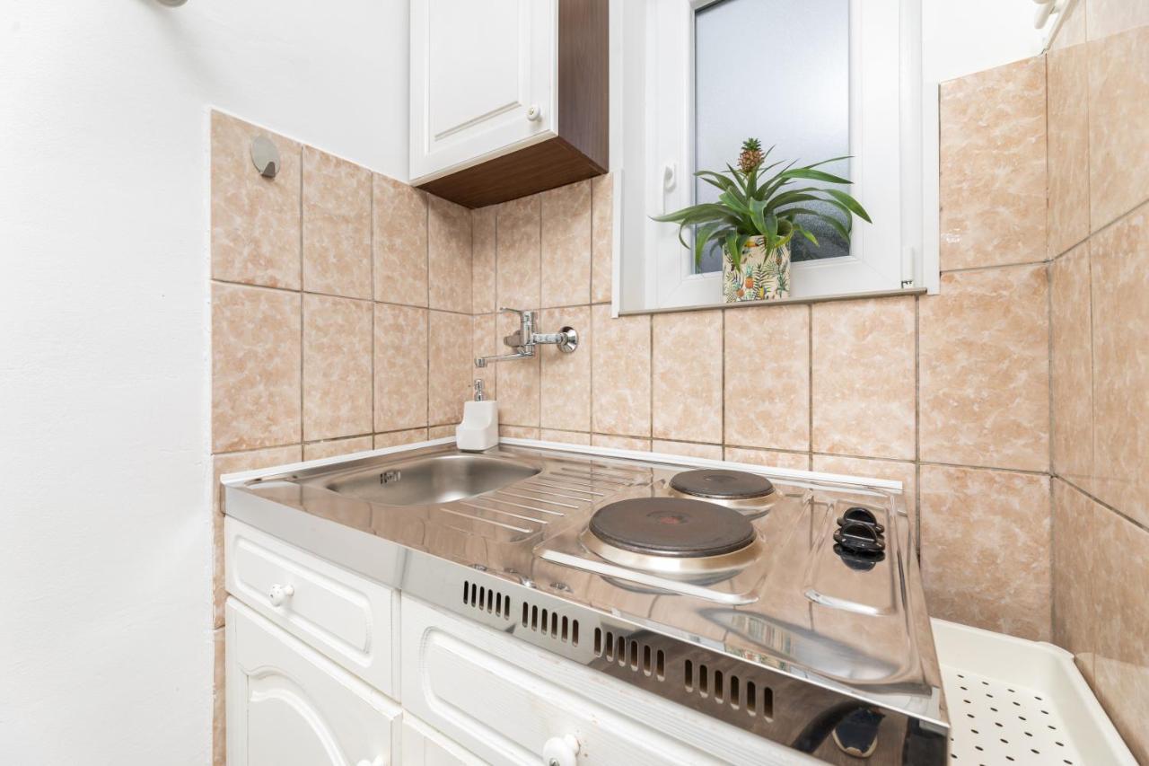 Aisa* Countryside Just 500m From The Beach! Apartment