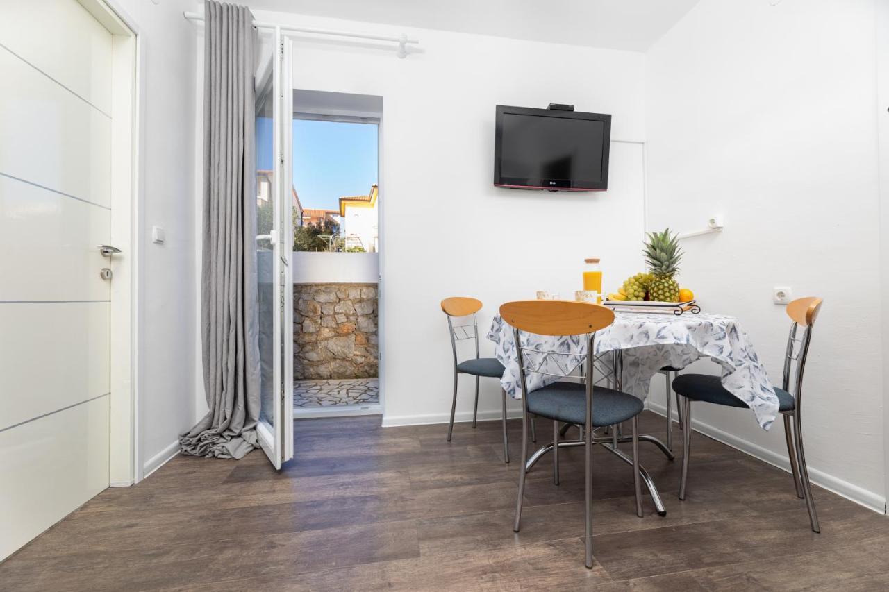 Aisa* Countryside Just 500m From The Beach!