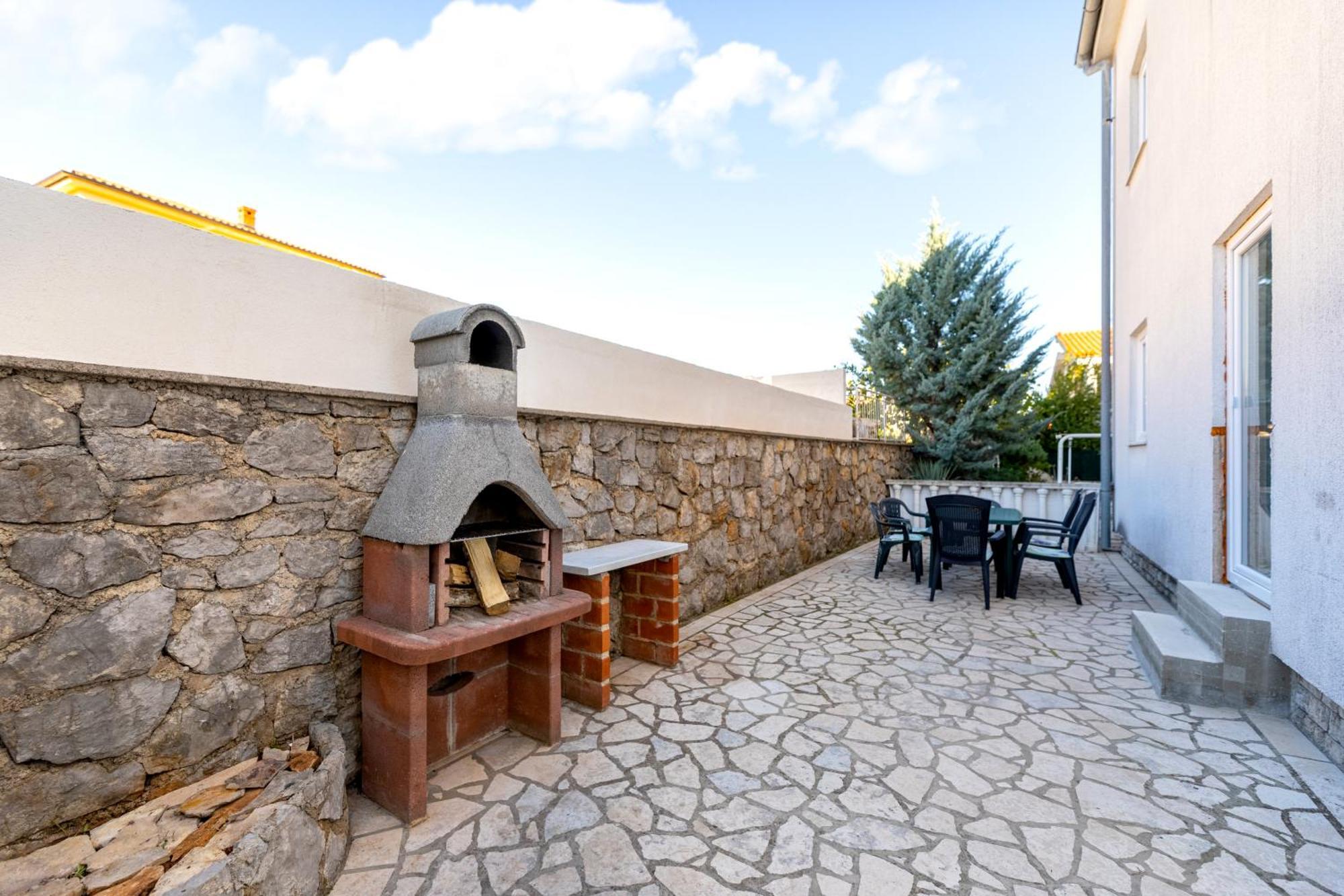 Aisa* Countryside Just 500m From The Beach! Apartment