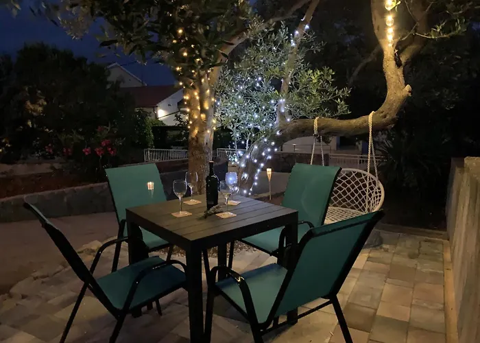 Apartments Aisa* Countryside Holiday Just 500M From The Beach!